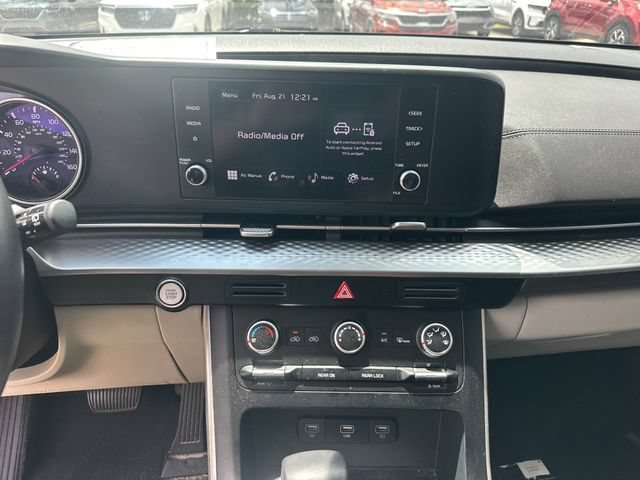 Certified 2024 Kia Carnival LX FWD image 16