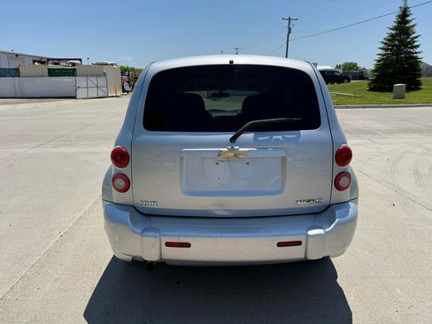 Used 2011 Chevrolet HHR LT FWD image 6