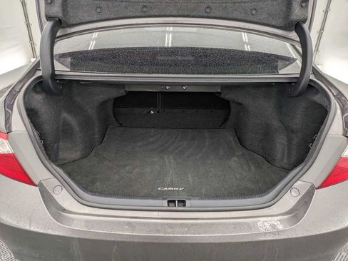 Used 2017 Toyota Camry XSE w/ Moonroof Package image 34