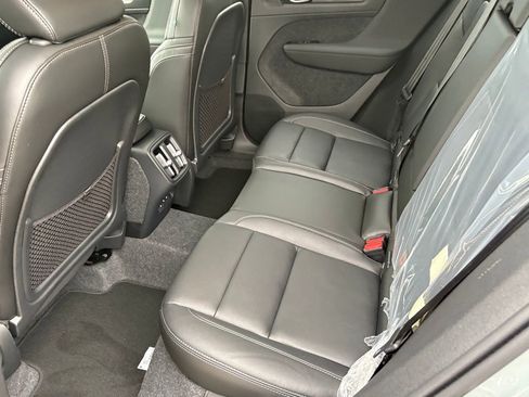 New 2026 Volvo XC40 B4 Core w/ Climate Package FWD image 22