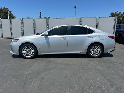 Used 2015 Lexus ES 350 w/ Premium Package FWD image 2