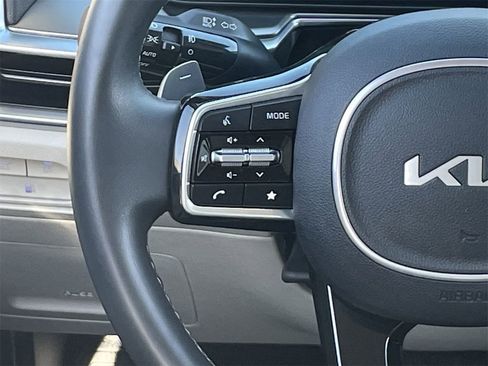 Certified 2025 Kia Sorento EX w/ EX Panoramic Sunroof Package image 22