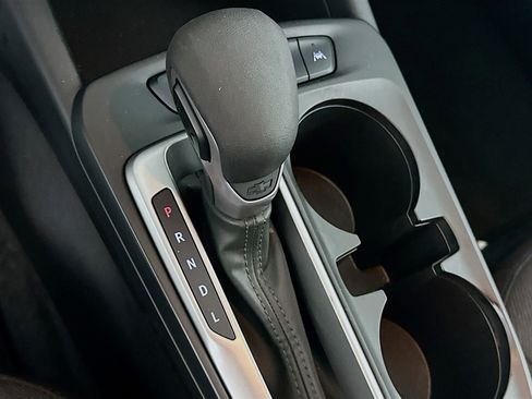 Used 2025 Chevrolet Trax LS image 25