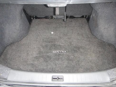 Used 2019 Nissan Sentra SR image 12