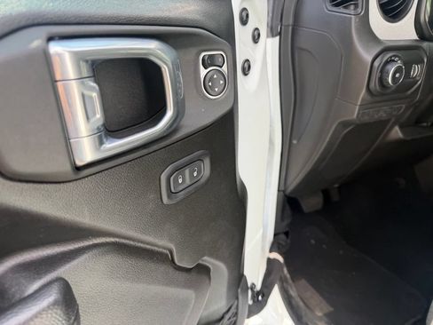 Used 2025 Jeep Wrangler Unlimited Sport AWD/4WD image 17