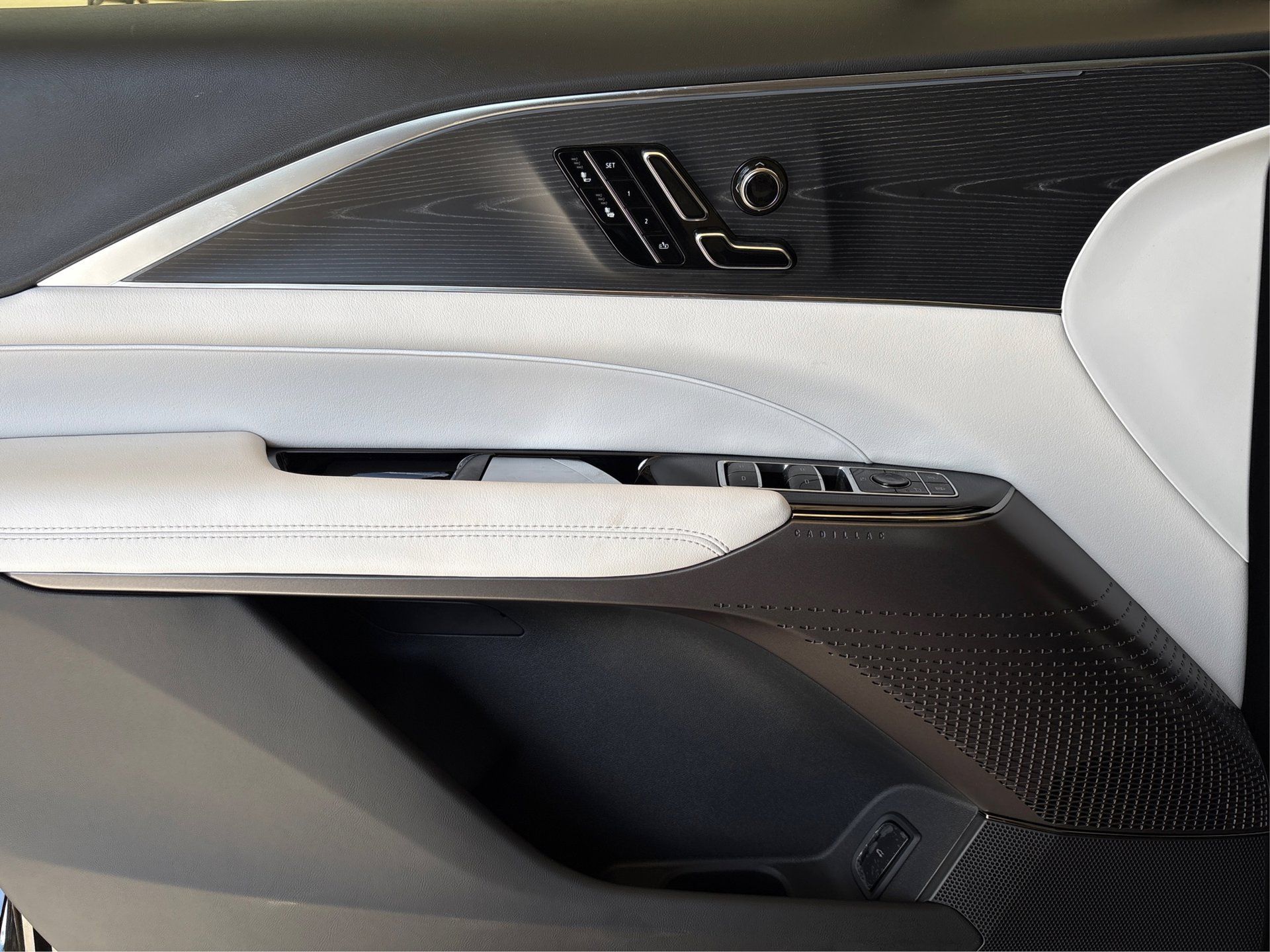 New 2026 Cadillac Lyriq Luxury RWD image 20