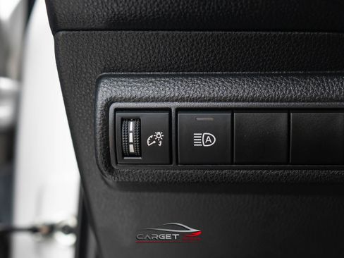 Used 2020 Toyota Corolla LE image 30