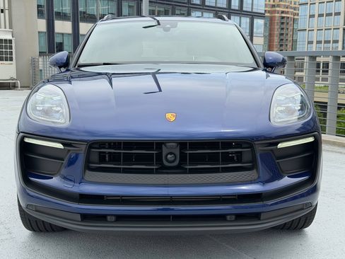 Certified 2026 Porsche Macan AWD/4WD image 10