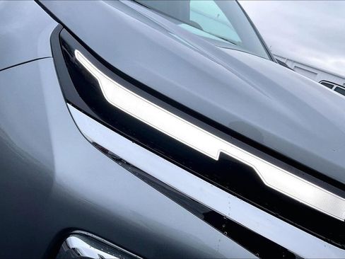 New 2026 Chevrolet Traverse LT w/ Driver Confidence Package FWD image 15
