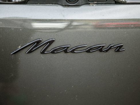 Certified 2025 Porsche Macan Electric RWD image 27