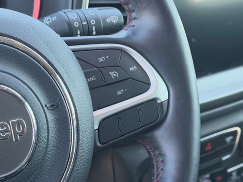 Used 2018 Jeep Compass Trailhawk w/ Leather Interior Group AWD/4WD image 27