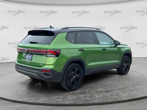 Certified 2026 Volkswagen Taos SE AWD/4WD image 7