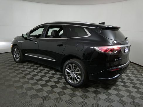 Used 2023 Buick Enclave Avenir image 6
