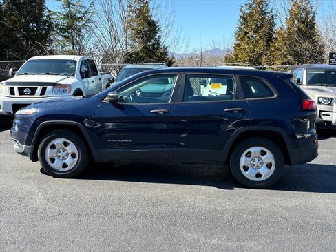 Used 2014 Jeep Cherokee Sport w/ Cold Weather Group image 4
