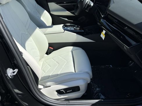 New 2026 BMW 530i xDrive w/ M Sport Package AWD/4WD image 26
