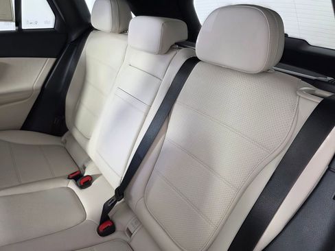 New 2026 Mercedes-Benz GLC 300 image 13
