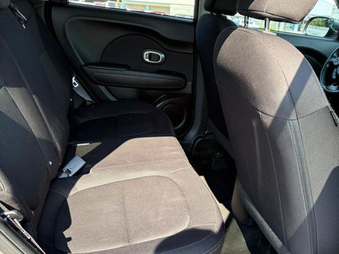Used 2016 Kia Soul FWD image 15