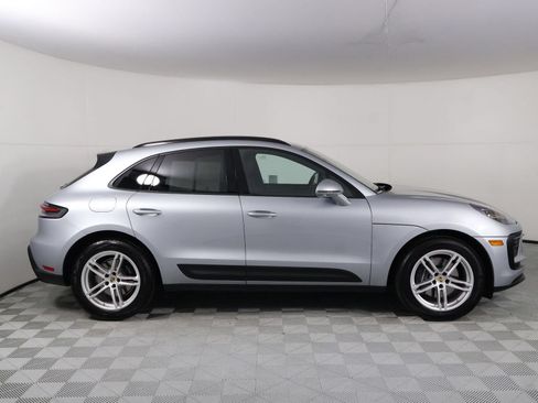 Certified 2026 Porsche Macan AWD/4WD image 8