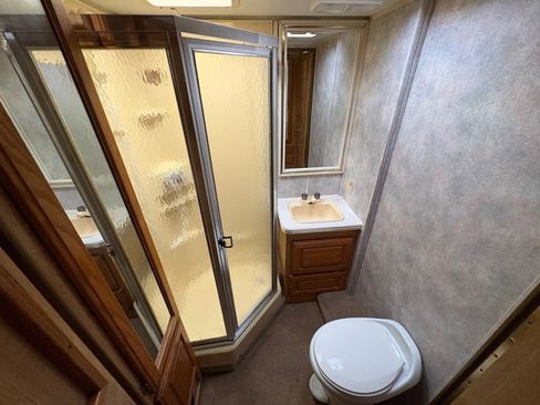 Used 1995 Ford E-350 and Econoline 350 image 36