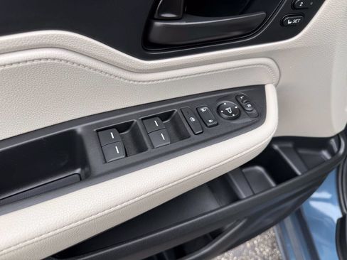 Used 2025 Honda Odyssey Touring image 14