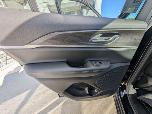 New 2025 Jeep Grand Cherokee Limited image 40