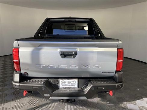 Used 2024 Toyota Tacoma Trailhunter image 7