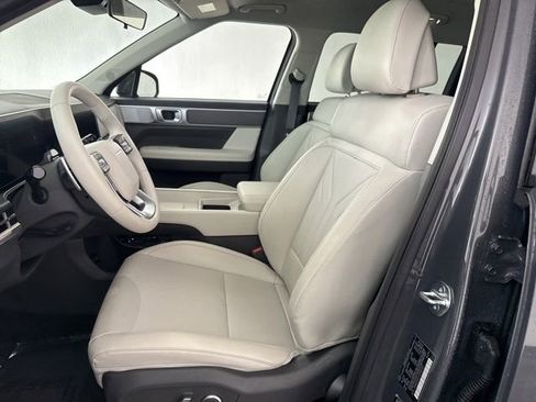 Used 2025 Hyundai Santa Fe SEL FWD image 27