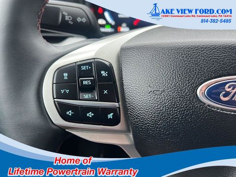 Used 2025 Ford Explorer Active AWD/4WD image 23