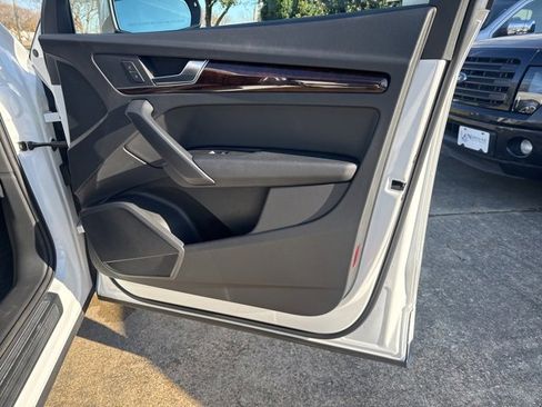 Used 2018 Audi Q5 2.0T Premium image 14