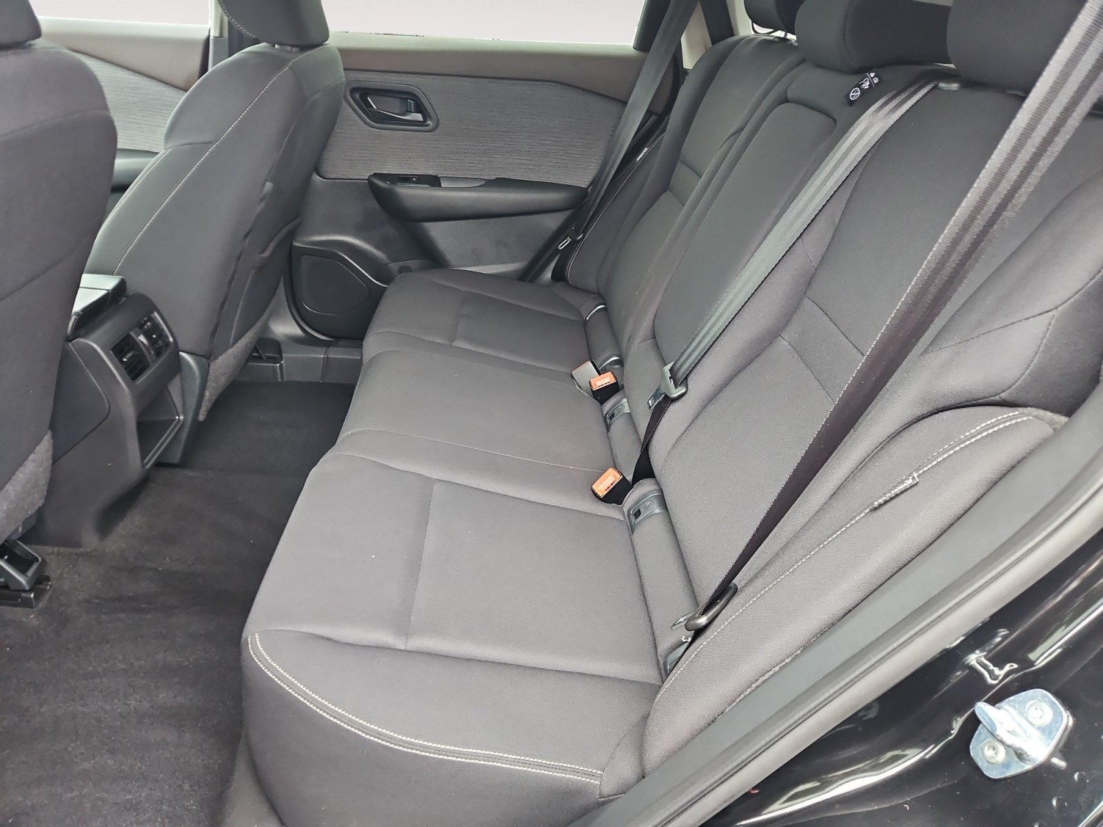 Used 2023 Nissan Rogue S AWD/4WD image 13