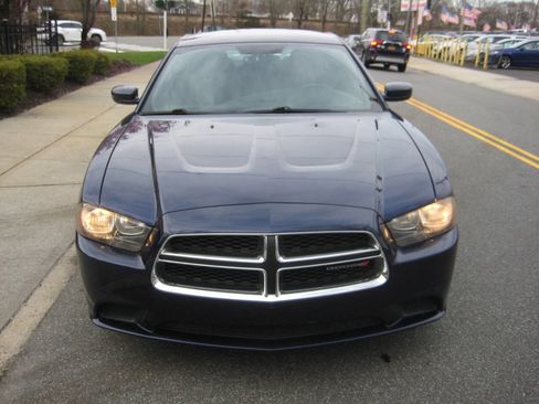 Used 2013 Dodge Charger SE w/ Connectivity Group image 2