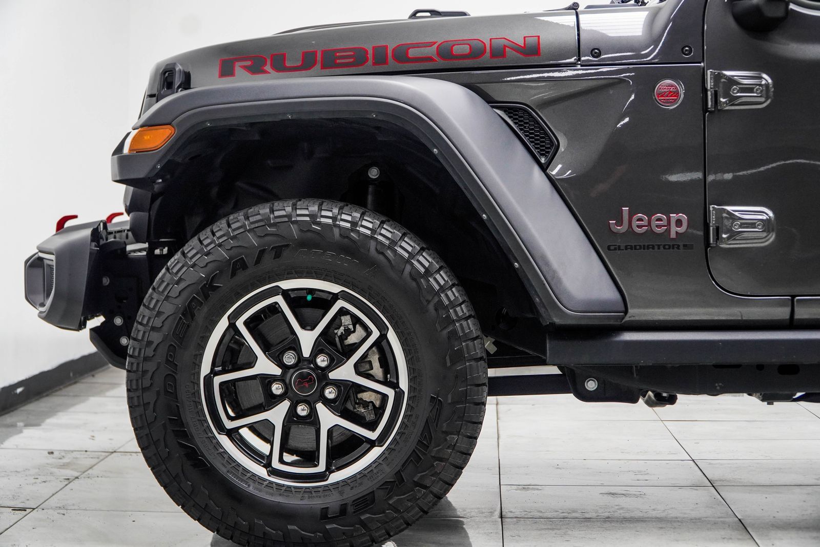 Used 2024 Jeep Gladiator Rubicon w/ Technology Group AWD/4WD image 16