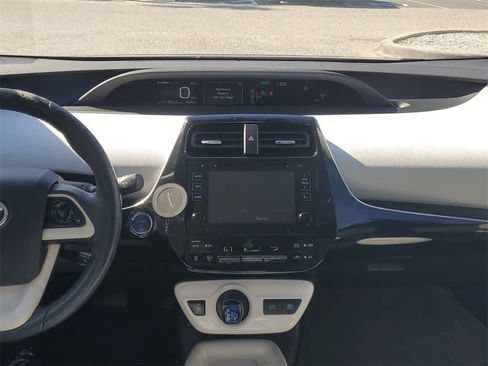 Used 2016 Toyota Prius Four image 16