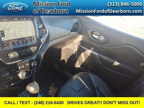 Used 2019 Jeep Cherokee Overland w/ Technology Group AWD/4WD image 15