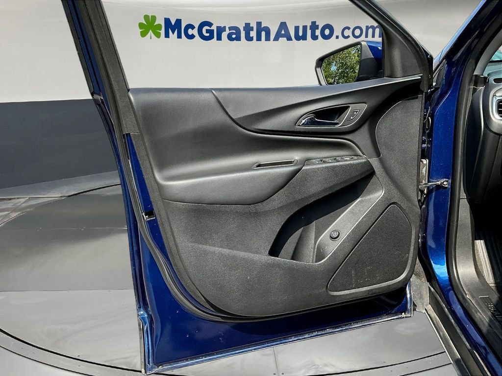 Used 2022 Chevrolet Equinox LT FWD image 23