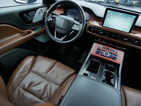 Used 2021 Lincoln Aviator Reserve w/ Equipment Group 202A image 9