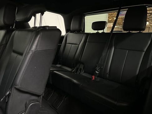 Used 2019 Ford Expedition XLT w/ Equipment Group 202A AWD/4WD image 52