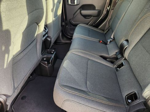 New 2026 Jeep Gladiator Sport image 21