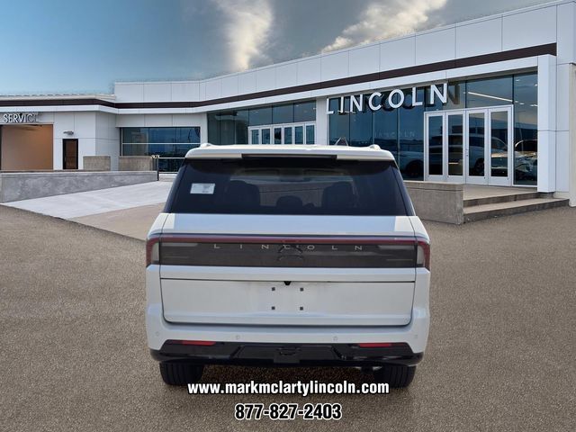 New 2027 Lincoln Navigator Premiere AWD/4WD image 4