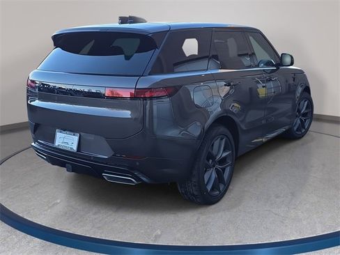New 2026 Land Rover Range Rover Sport Dynamic SE image 5