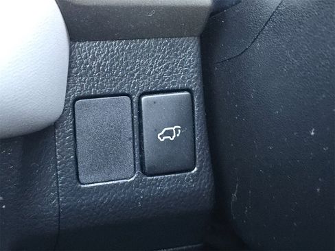 Used 2013 Toyota RAV4 Limited image 18