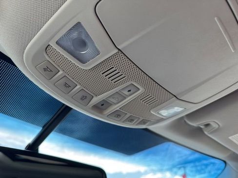 Used 2017 Ford Edge Titanium w/ Equipment Group 301A AWD/4WD image 38