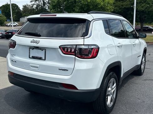 Used 2024 Jeep Compass Latitude w/ Altitude Special Edition AWD/4WD image 3