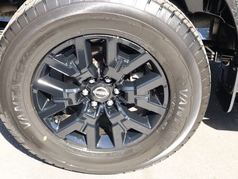 Used 2023 Nissan Frontier SV w/ Midnight Edition Package RWD image 11