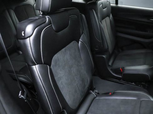 Used 2025 Jeep Grand Cherokee L Altitude image 29