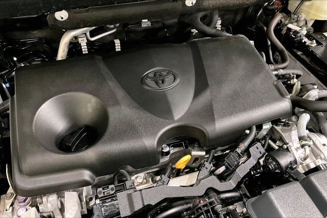 Certified 2023 Toyota RAV4 XLE Premium AWD/4WD image 32