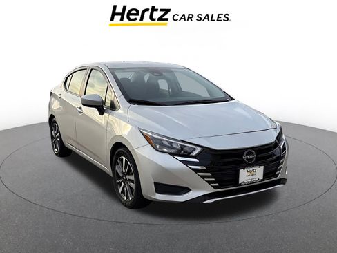 Used 2025 Nissan Versa SV image 1