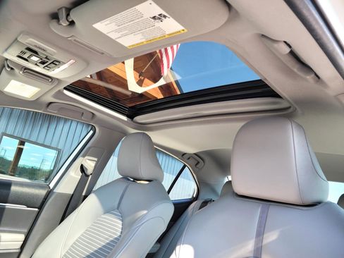 Used 2020 Toyota Camry SE FWD image 13