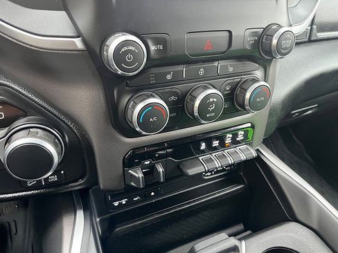 Used 2019 RAM 1500 Big Horn image 30