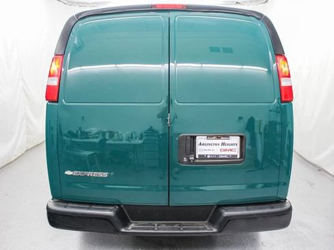 Used 2019 Chevrolet Express 3500 w/ Driver Convenience Package RWD image 10